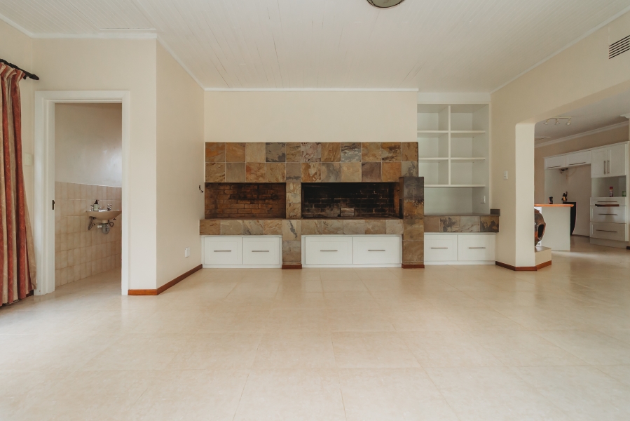4 Bedroom Property for Sale in Heatherlands Western Cape